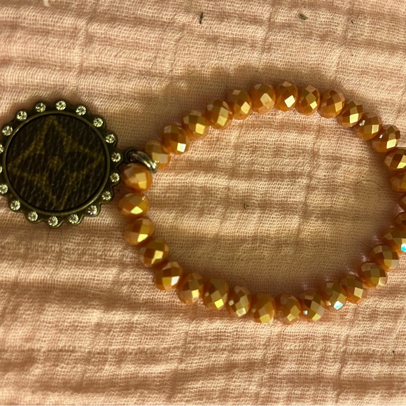 Bracelets - Picture 9 of 9